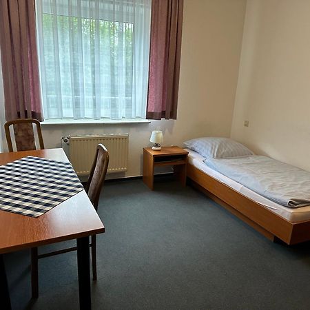 Haus Pegasus Hotel Garbsen Ruang foto