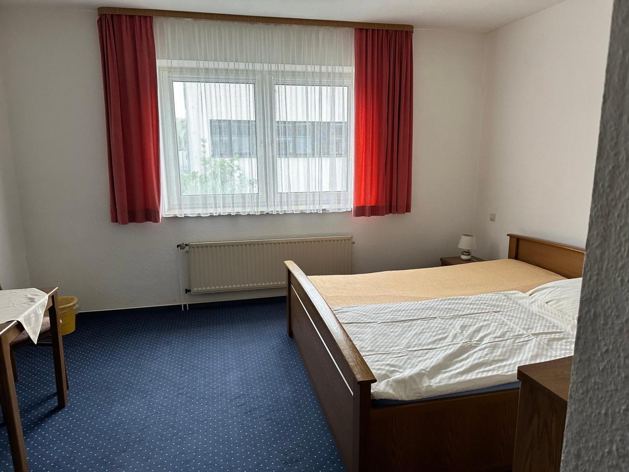 Haus Pegasus Hotel Garbsen Ruang foto